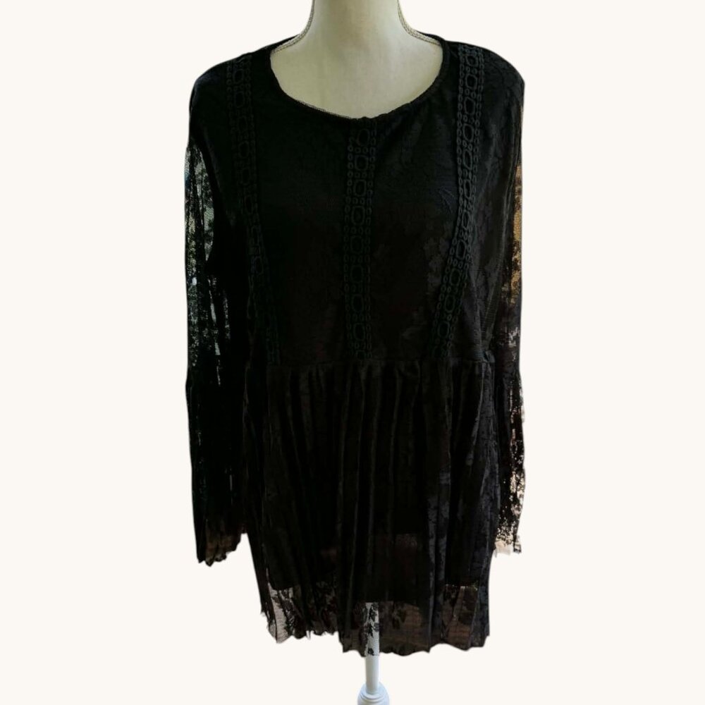 SUZANNE BETRO Black Lace Long Sleeve Blouse